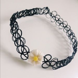🔵 Daisy Choker Necklace