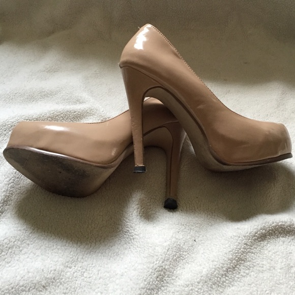 Madden Girl Nude/Tan Leather Platform Pumps sz6 - Picture 3 of 4