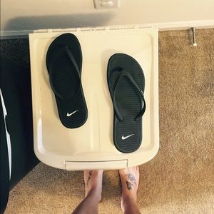 Nike flip flops