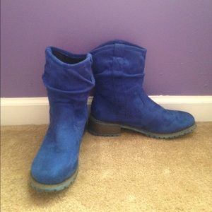Blue Top Moda boots.