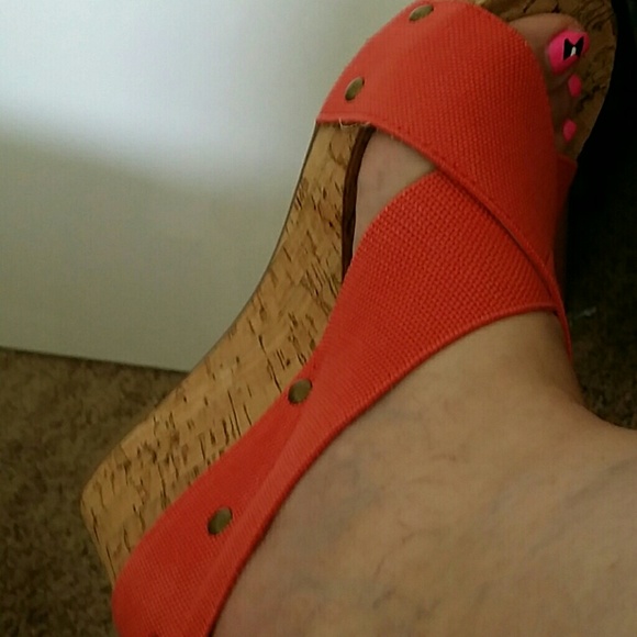 Shoes - Picture 2 of 4