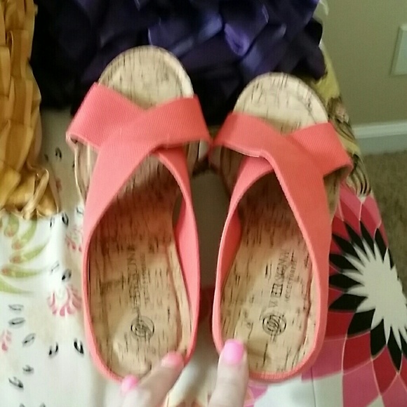 Shoes - Picture 4 of 4