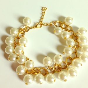 Gold pearl bracelet