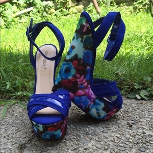Shoedazzle Floral Blue Wedges