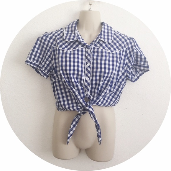Forever 21 Tops - Checkered crop top