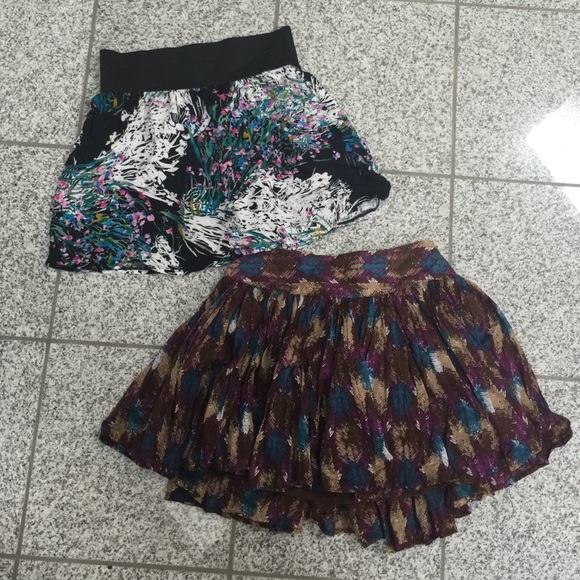 Junior size skirts size 3 / medium.
