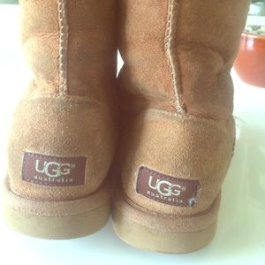 short tan ugg boots
