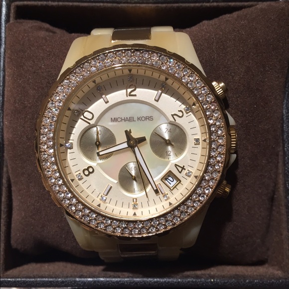 Beautiful Gold Michael Kors watch !!