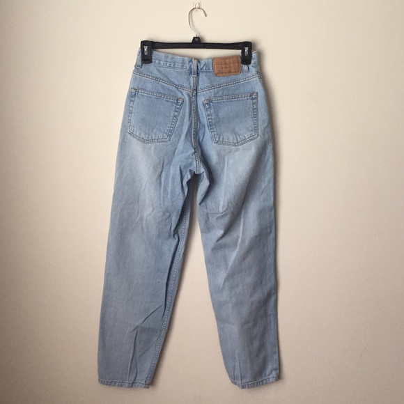 ❗️SOLD❗️Eddie Bauer High Waisted Jeans 😍😍 - Picture 2 of 3