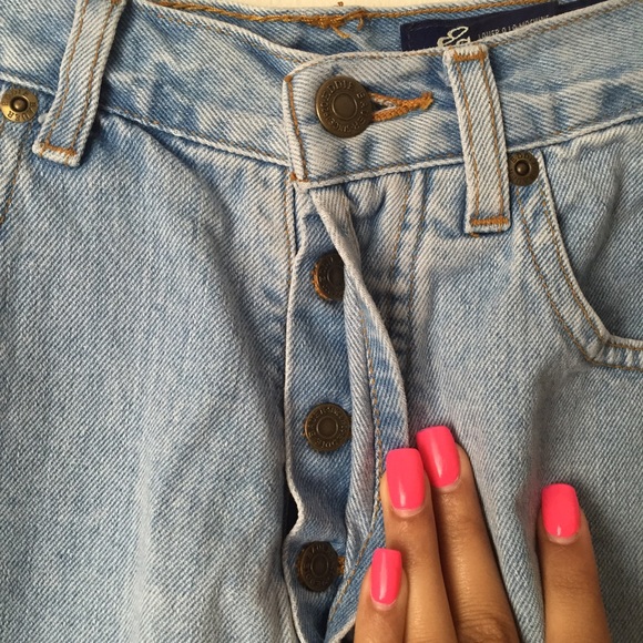 ❗️SOLD❗️Eddie Bauer High Waisted Jeans 😍😍 - Picture 3 of 3