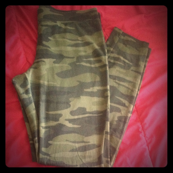 Camo leggings