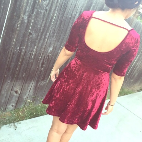 ✨STUNNING BURGUNDY VELVET DRESS✨