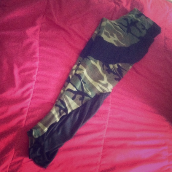 Camo leggings