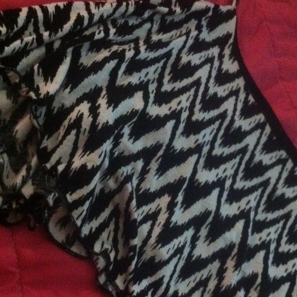 Crop top - Picture 2 of 3