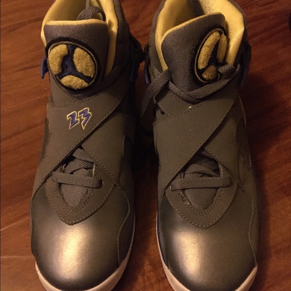 JORDAN "laney" air jordan 8 retro! never worn!