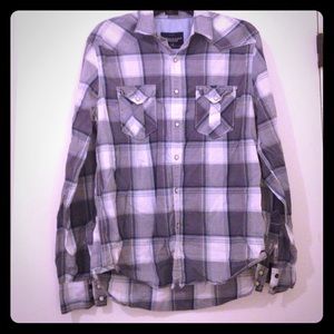 🎉MOVING SALE!!🎉 Plaid Button-Down