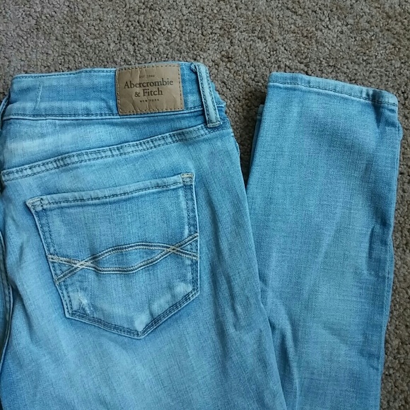 Light wash jeans from A&F - Picture 1 of 4
