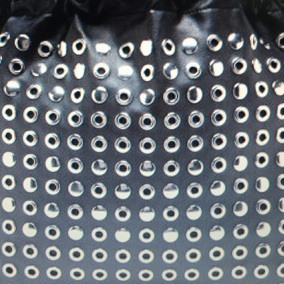 SOLD⏬😨Price Drop! BCBG Tote - Picture 2 of 4