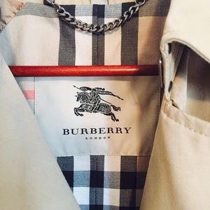 Like-new, classic Burberry trench