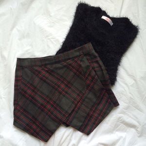 NWOT LF Plaid Envelope Skort