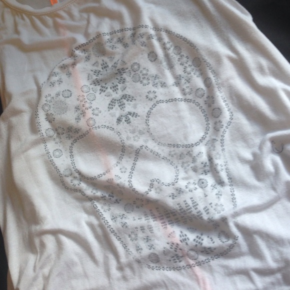 Skull Tank - Picture 2 of 4