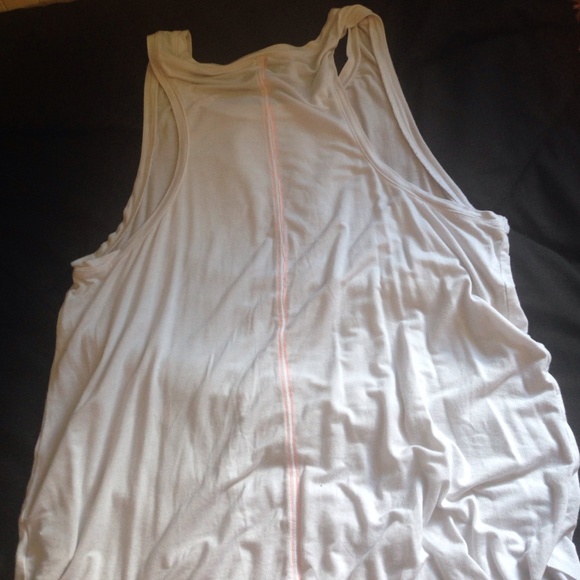 Skull Tank - Picture 4 of 4