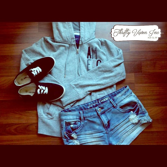 American Eagle Sweatshirt