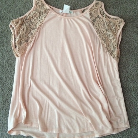 Light pink top with lace sleeves - Picture 1 of 1
