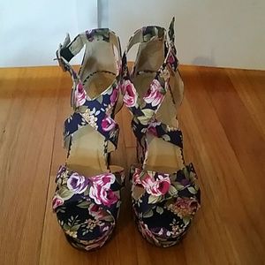 Floral wedges