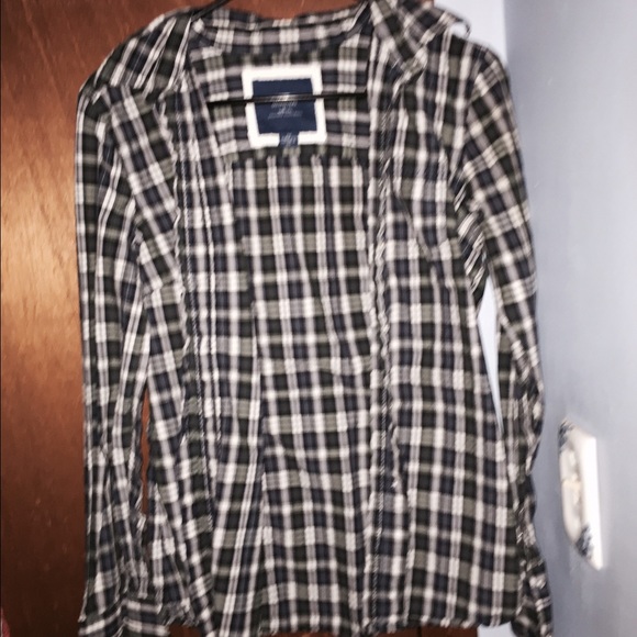American eagle long sleeved button down