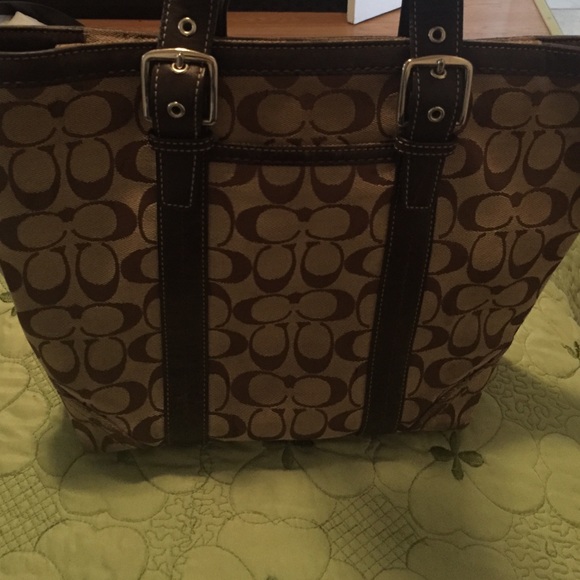 Another coach purse.bought here 👆🏼