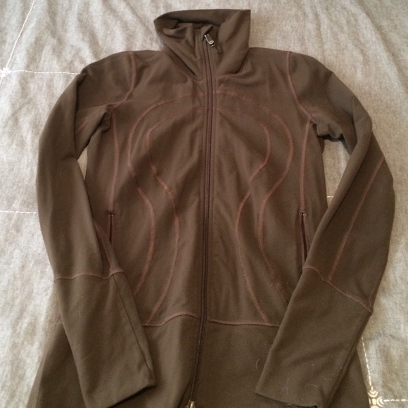 💕🎀 Lululemon running jacket