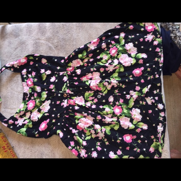 Halter top floral dress - Picture 3 of 4