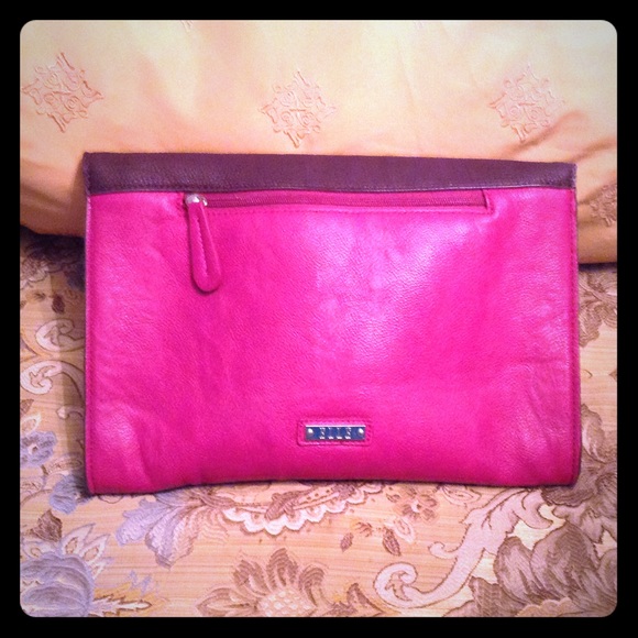 Elle clutch