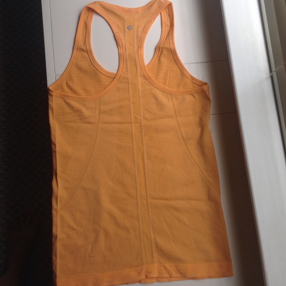 ***SOLD***Lululemon Swiftly Tech Racerback Tank - Picture 2 of 4
