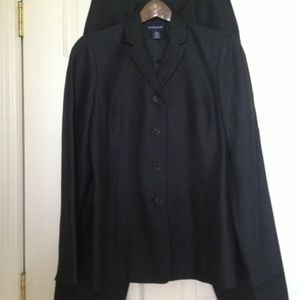 HOT! Navy blue linen Ann Taylor suit.