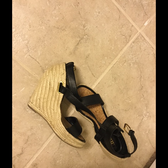 🚫DONATED🚫 
Enzo Angiolini "Earomario"  leather