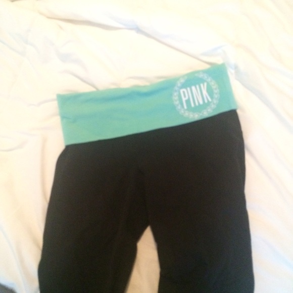 vs pink yoga leggings