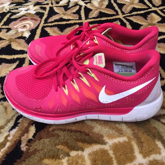 Nike free runs women's  5.0