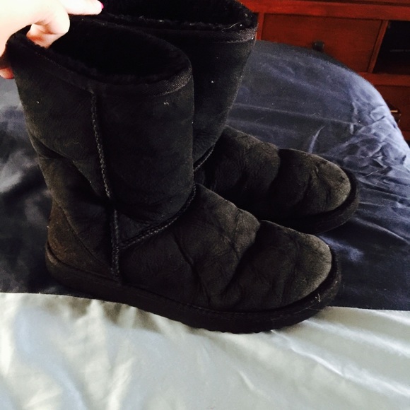 Ugg boots black