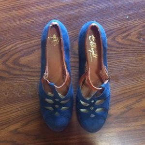 Miss Albright blue suede platform t-strap heels 9