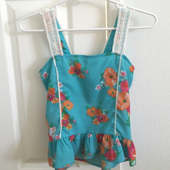 Floral Tanktop With Crochet