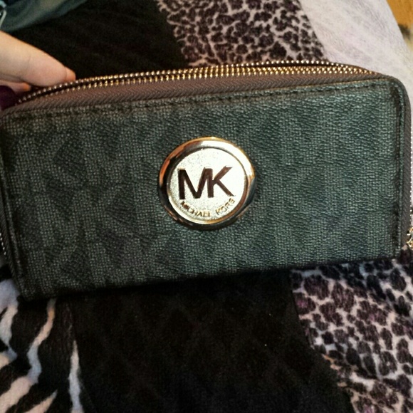 Michael Kors zip around wallet