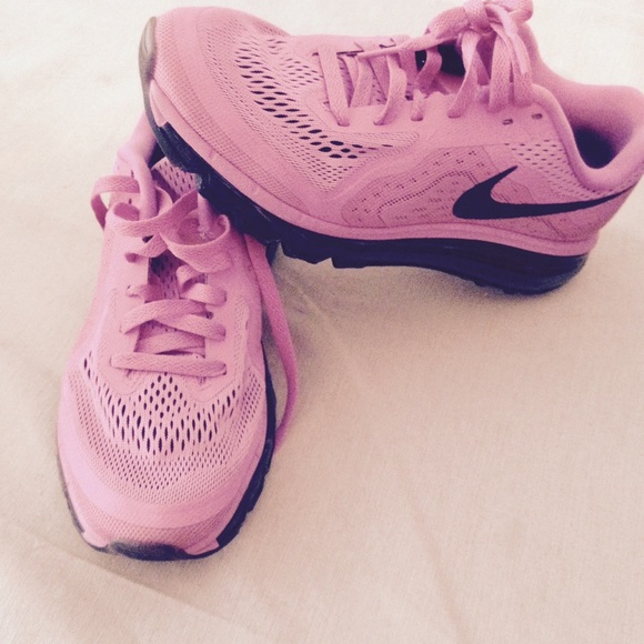 Women's Nike Air Max size 9