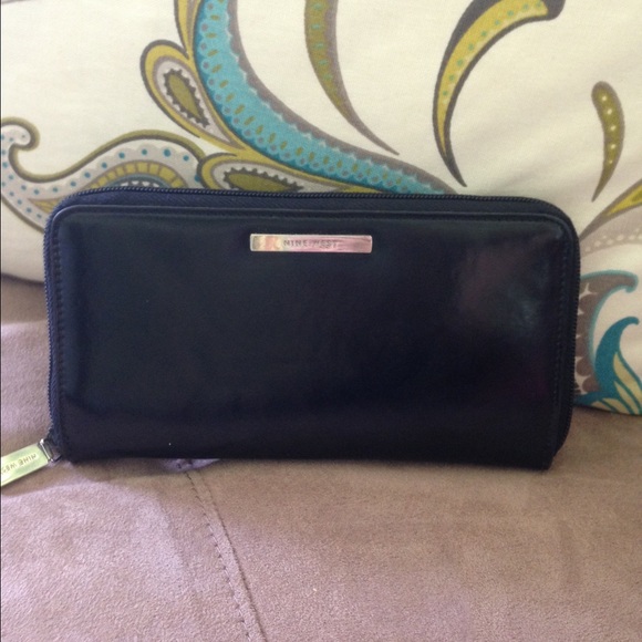 Nine West wallet