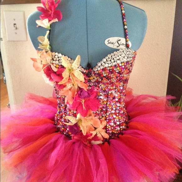 Rave Outfit - Picture 1 of 2