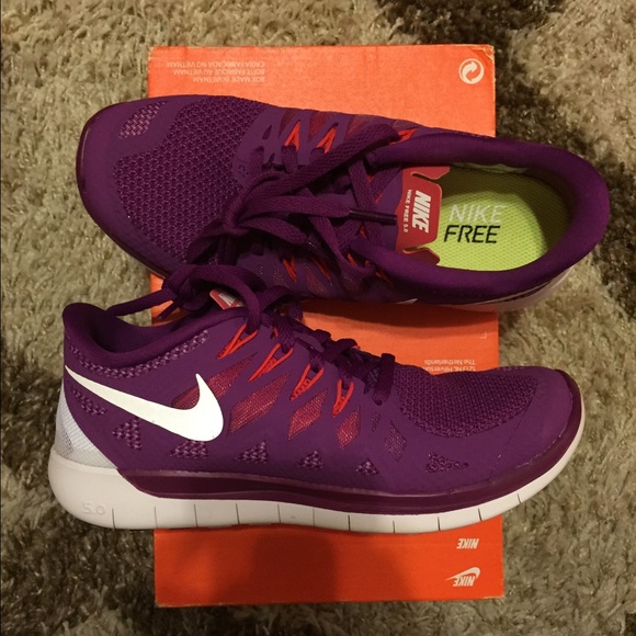 Nike Shoes - Nike Free 5.0