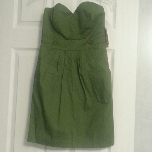 NWT Olive green strapless sweetheart dress Trixxi