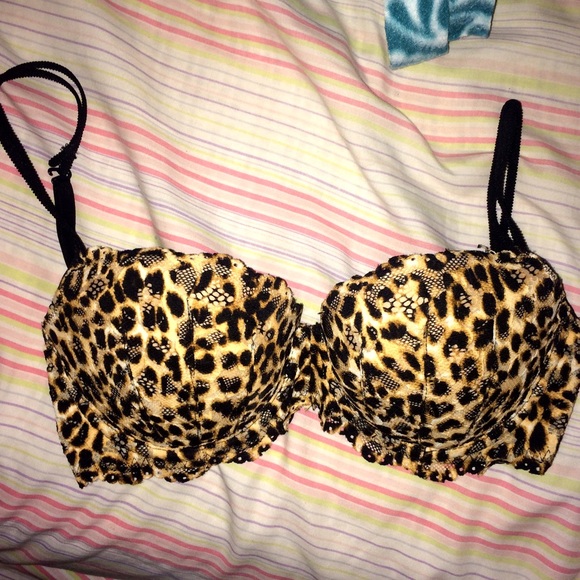 Victoria's Secret lacy push up bra