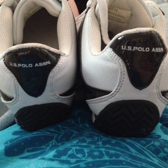 MENS POLO SHOES IN GOOD CONDITION SZ 8.5 - Picture 4 of 4